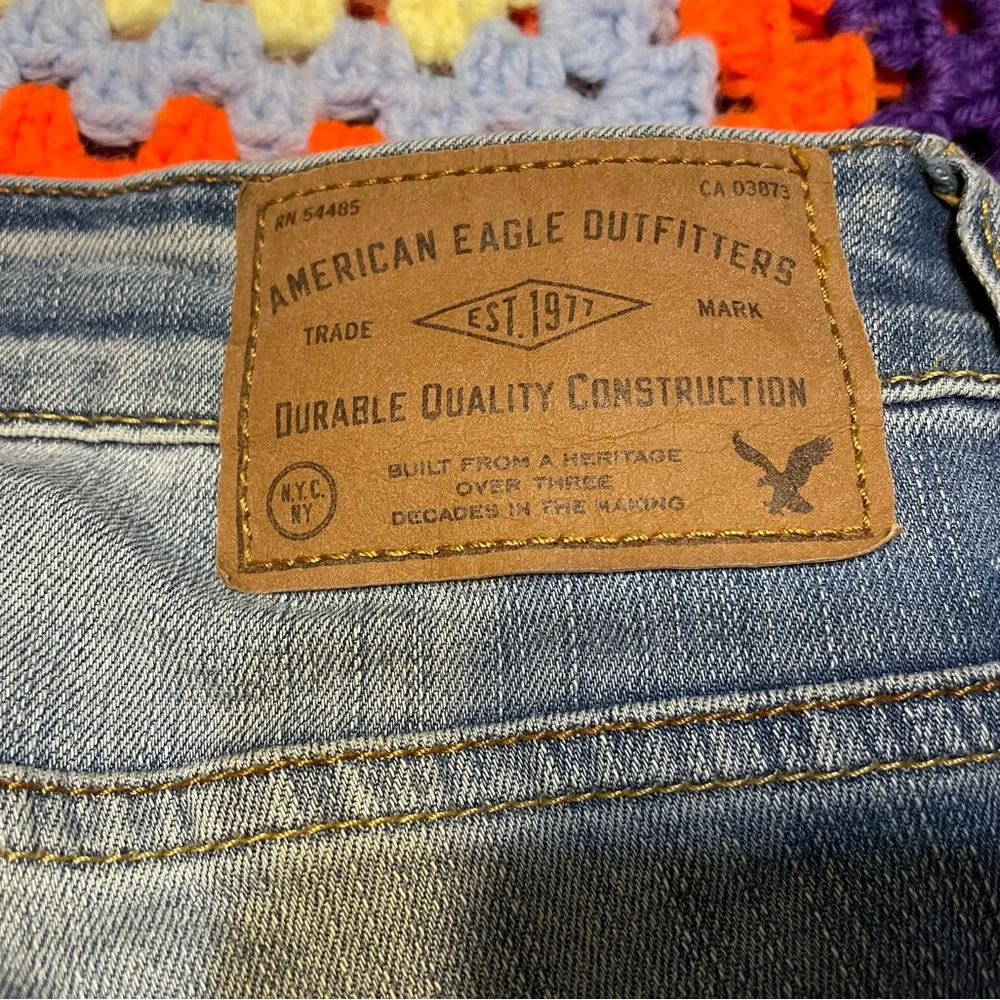 American Eagle Outfitters Active Flex Light Wash Distressed Skinny Jeans - Picture 3 of 6